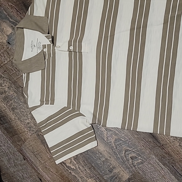 Gently Loved men's golf shirt size small made by Van Heusen mint condition - Picture 3 of 11